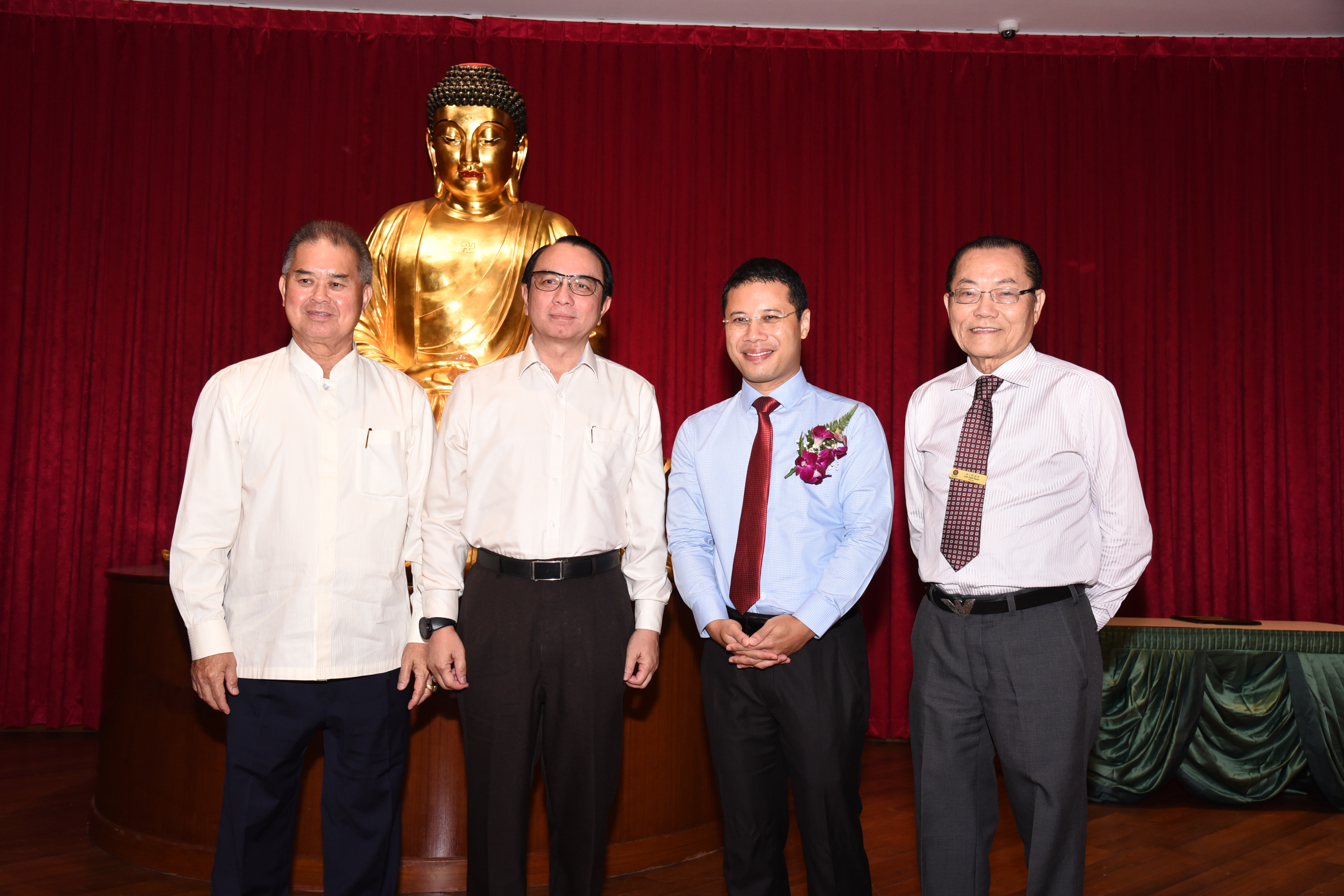 Mr Tan Thiam Lye BBM (L)  Attended the 72th Annual Pension Ceremony